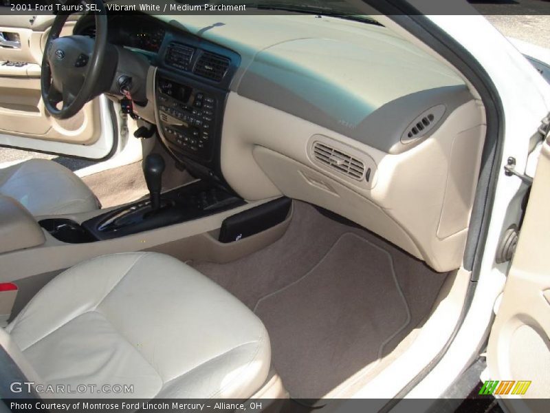 Vibrant White / Medium Parchment 2001 Ford Taurus SEL