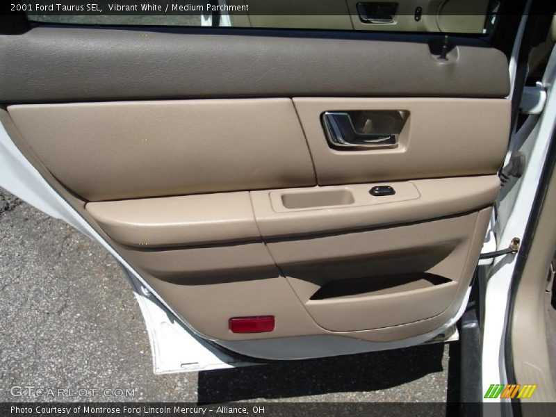 Vibrant White / Medium Parchment 2001 Ford Taurus SEL