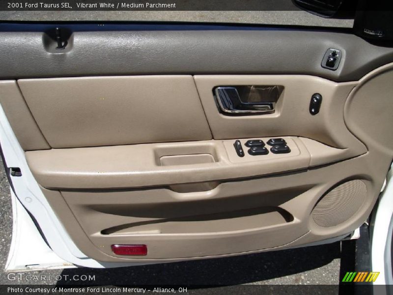 Vibrant White / Medium Parchment 2001 Ford Taurus SEL