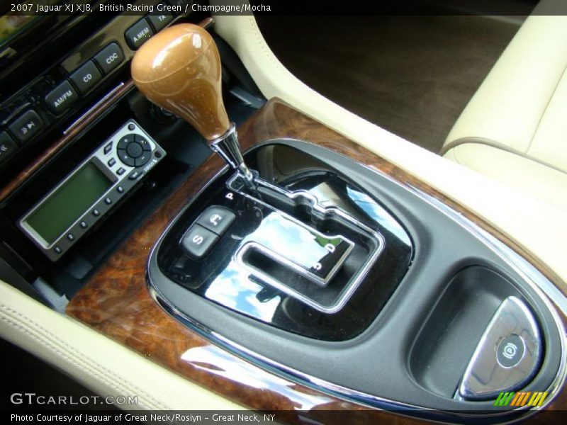 British Racing Green / Champagne/Mocha 2007 Jaguar XJ XJ8