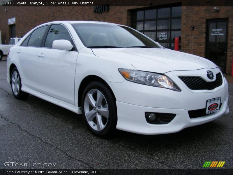 Super White / Dark Charcoal 2010 Toyota Camry SE