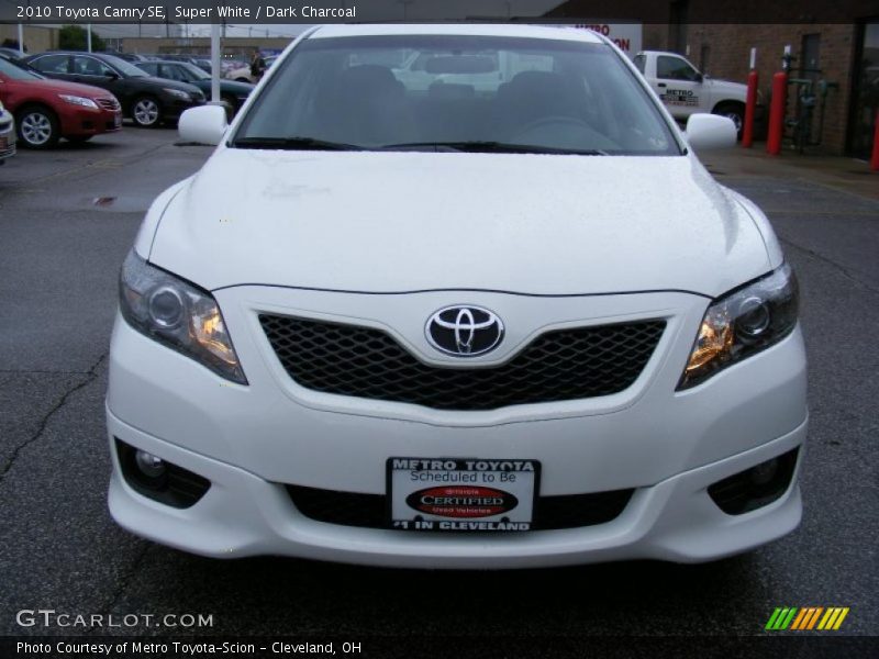 Super White / Dark Charcoal 2010 Toyota Camry SE