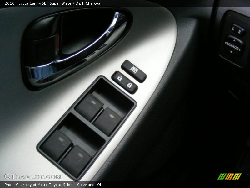 Super White / Dark Charcoal 2010 Toyota Camry SE