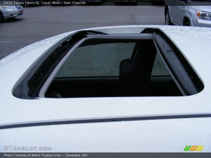 Super White / Dark Charcoal 2010 Toyota Camry SE