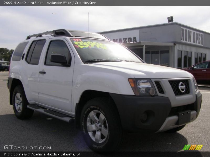 Avalanche White / Graphite/Steel 2009 Nissan Xterra S 4x4