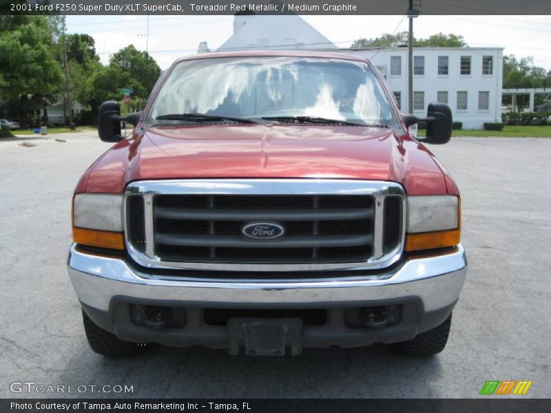 Toreador Red Metallic / Medium Graphite 2001 Ford F250 Super Duty XLT SuperCab