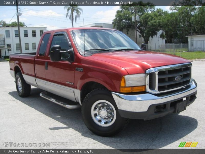 Toreador Red Metallic / Medium Graphite 2001 Ford F250 Super Duty XLT SuperCab