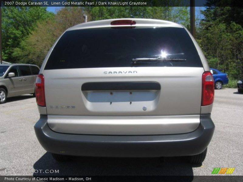 Linen Gold Metallic Pearl / Dark Khaki/Light Graystone 2007 Dodge Caravan SE