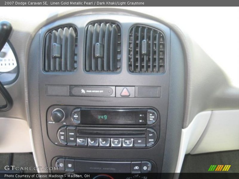 Linen Gold Metallic Pearl / Dark Khaki/Light Graystone 2007 Dodge Caravan SE