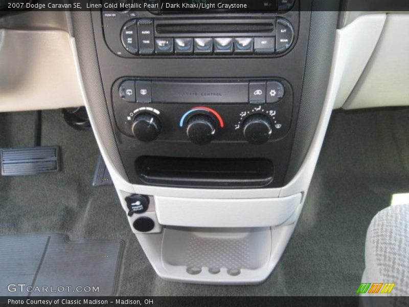 Linen Gold Metallic Pearl / Dark Khaki/Light Graystone 2007 Dodge Caravan SE