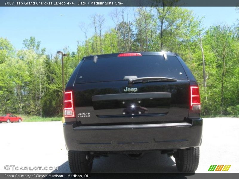 Black / Medium Slate Gray 2007 Jeep Grand Cherokee Laredo 4x4
