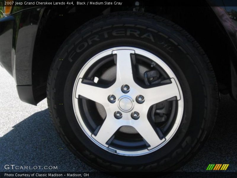Black / Medium Slate Gray 2007 Jeep Grand Cherokee Laredo 4x4