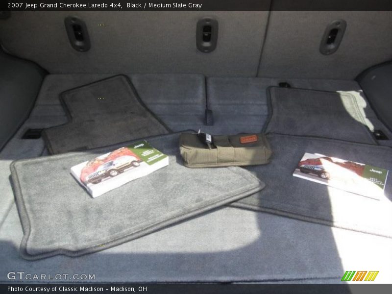 Black / Medium Slate Gray 2007 Jeep Grand Cherokee Laredo 4x4