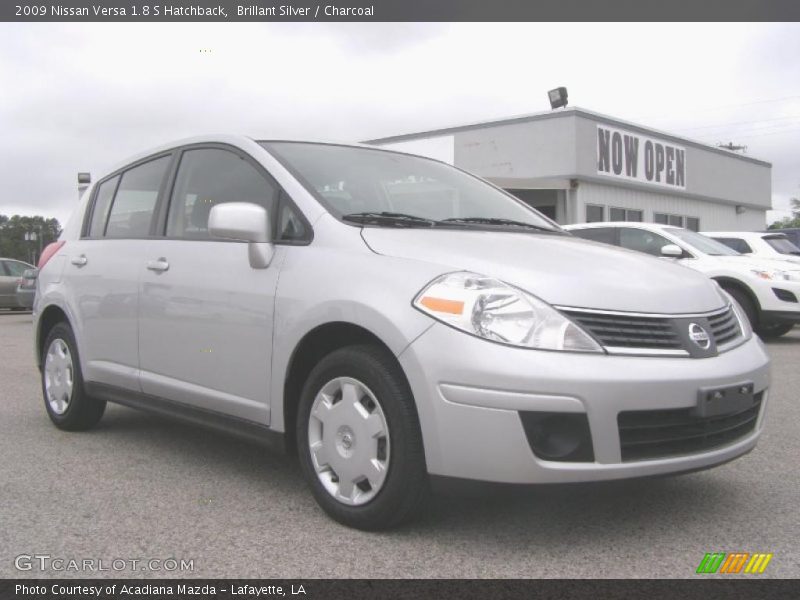 Brillant Silver / Charcoal 2009 Nissan Versa 1.8 S Hatchback
