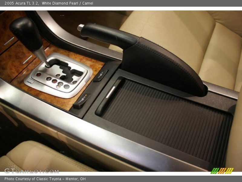 White Diamond Pearl / Camel 2005 Acura TL 3.2