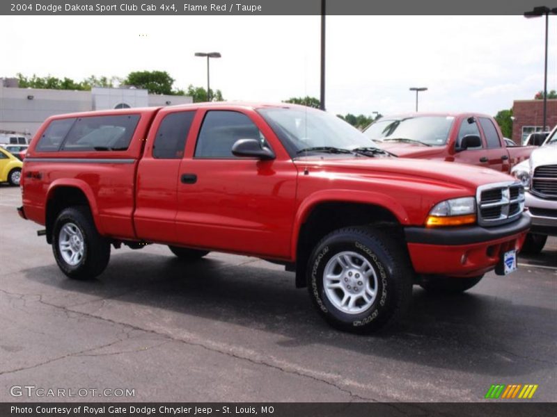 Flame Red / Taupe 2004 Dodge Dakota Sport Club Cab 4x4
