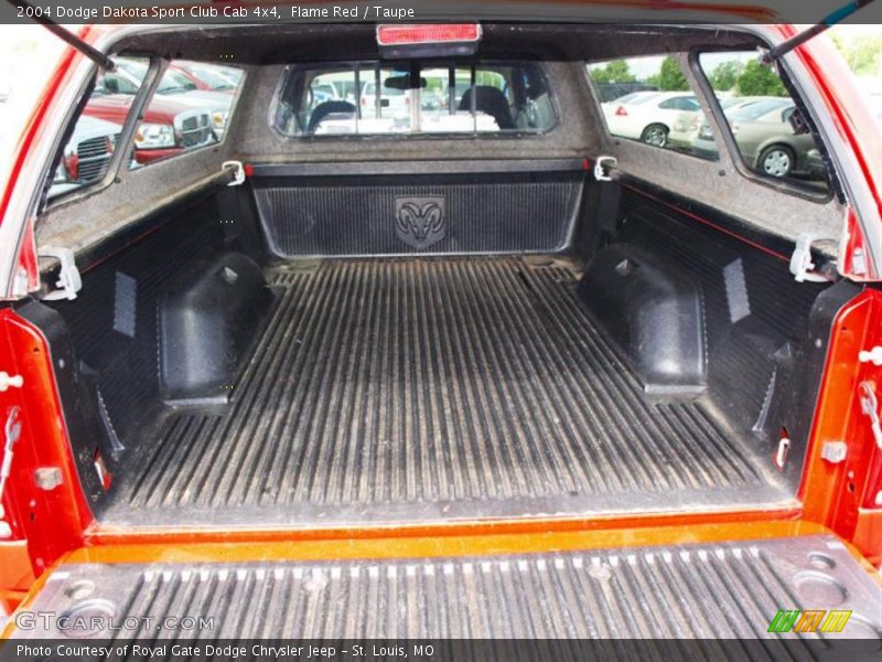 Flame Red / Taupe 2004 Dodge Dakota Sport Club Cab 4x4