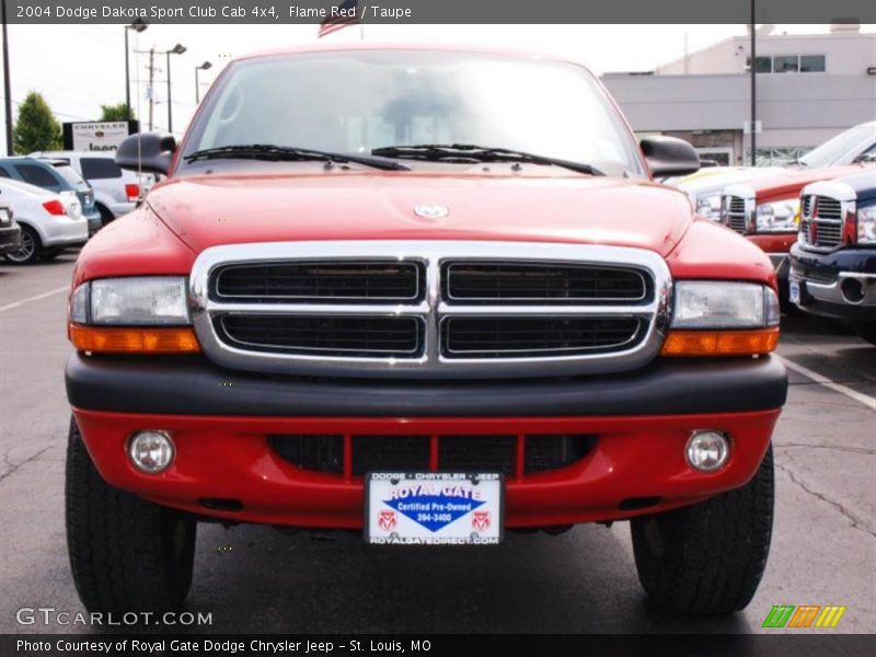 Flame Red / Taupe 2004 Dodge Dakota Sport Club Cab 4x4