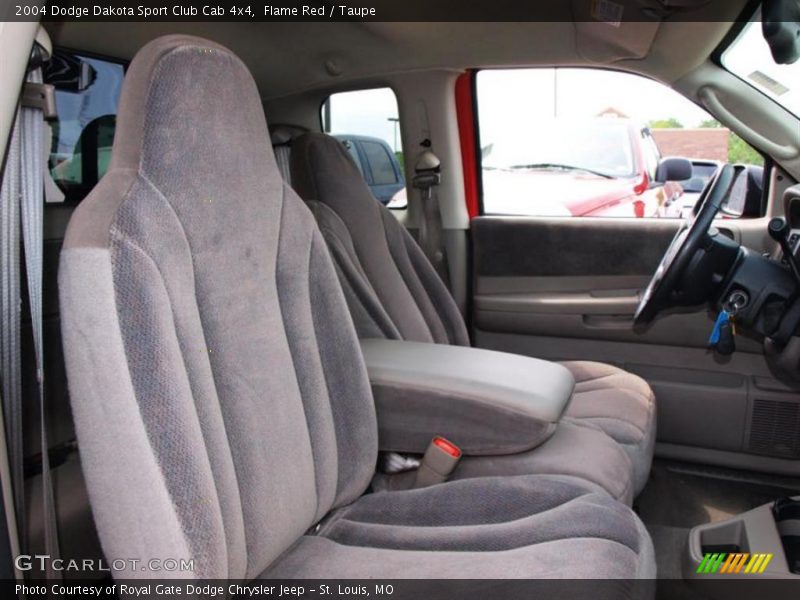 Flame Red / Taupe 2004 Dodge Dakota Sport Club Cab 4x4