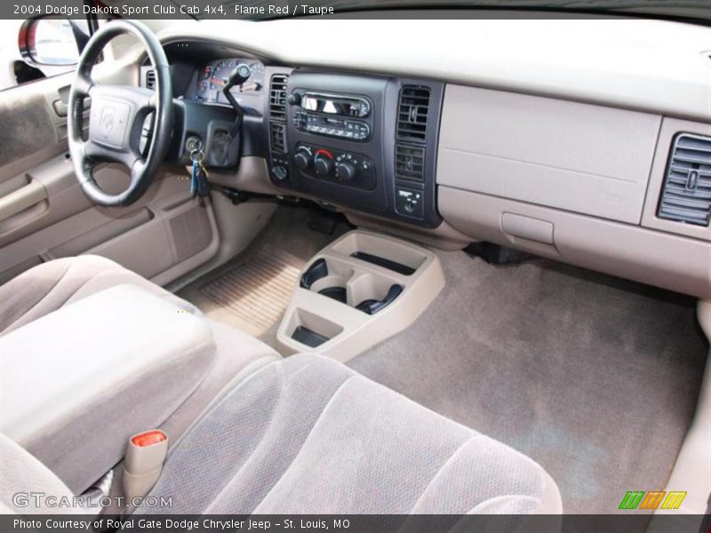 Flame Red / Taupe 2004 Dodge Dakota Sport Club Cab 4x4