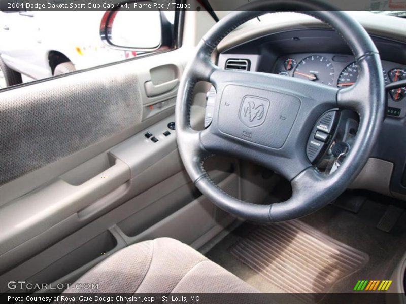 Flame Red / Taupe 2004 Dodge Dakota Sport Club Cab 4x4