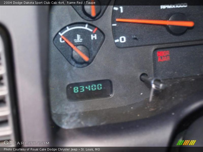 Flame Red / Taupe 2004 Dodge Dakota Sport Club Cab 4x4