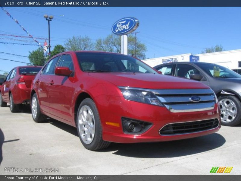 Sangria Red Metallic / Charcoal Black 2010 Ford Fusion SE