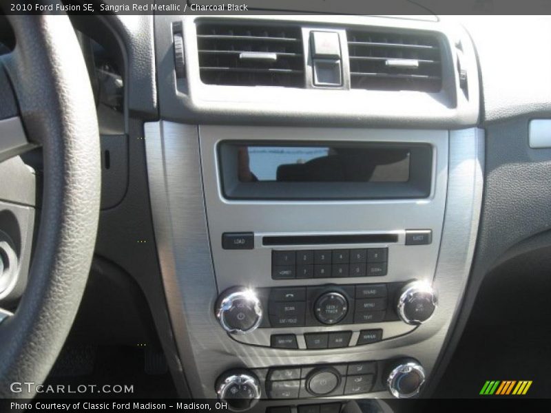 Sangria Red Metallic / Charcoal Black 2010 Ford Fusion SE