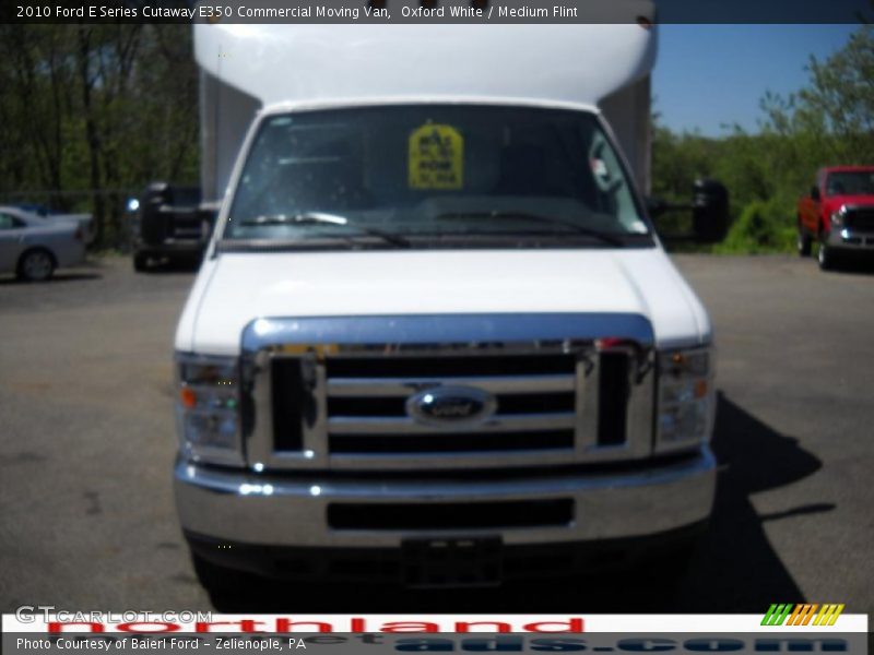 Oxford White / Medium Flint 2010 Ford E Series Cutaway E350 Commercial Moving Van