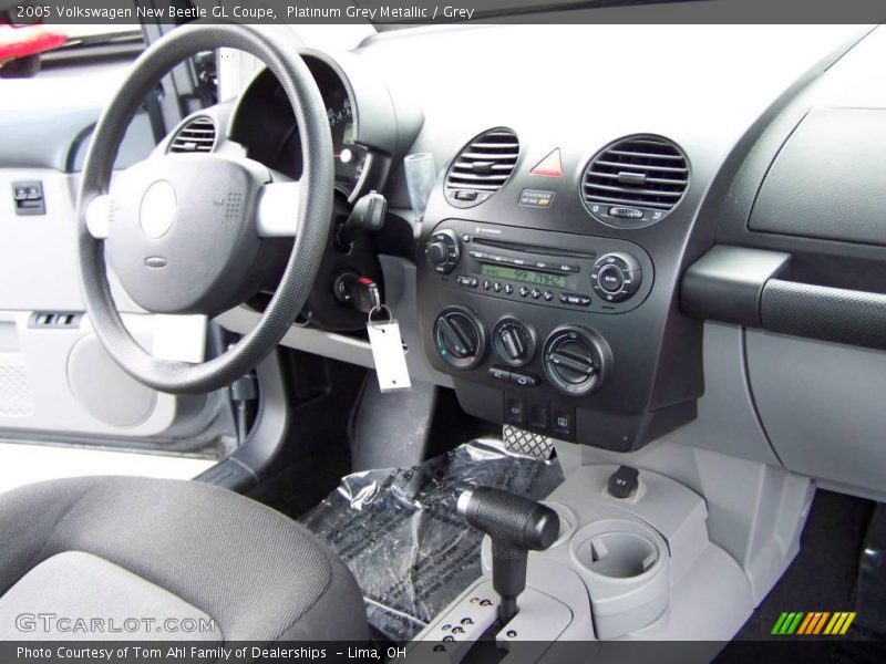 Platinum Grey Metallic / Grey 2005 Volkswagen New Beetle GL Coupe