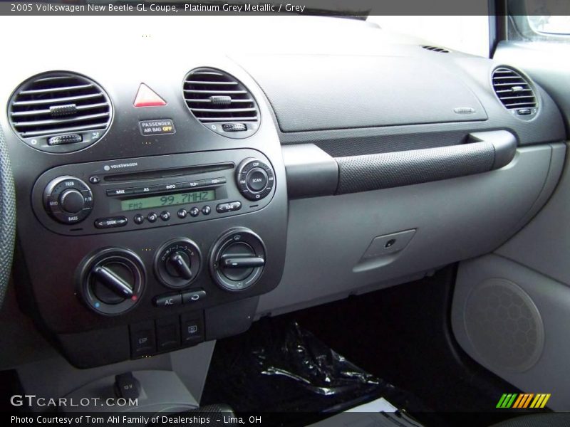 Platinum Grey Metallic / Grey 2005 Volkswagen New Beetle GL Coupe