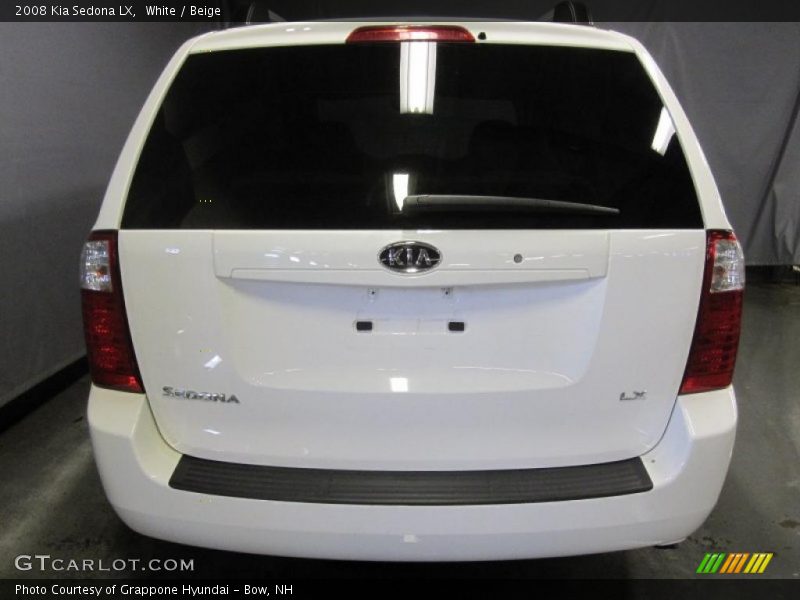 White / Beige 2008 Kia Sedona LX