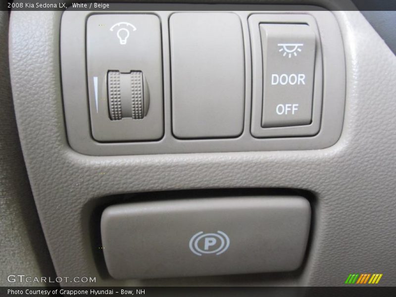 White / Beige 2008 Kia Sedona LX