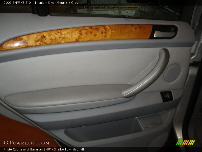 Titanium Silver Metallic / Grey 2002 BMW X5 3.0i