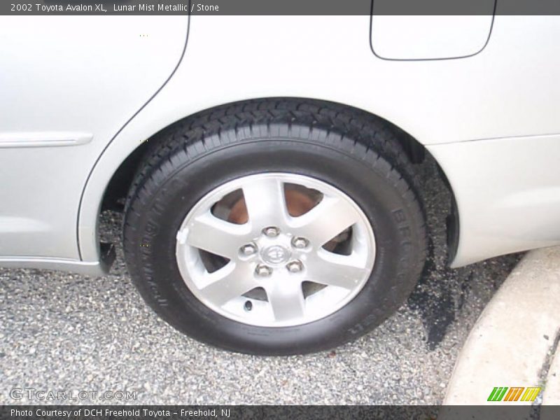Lunar Mist Metallic / Stone 2002 Toyota Avalon XL