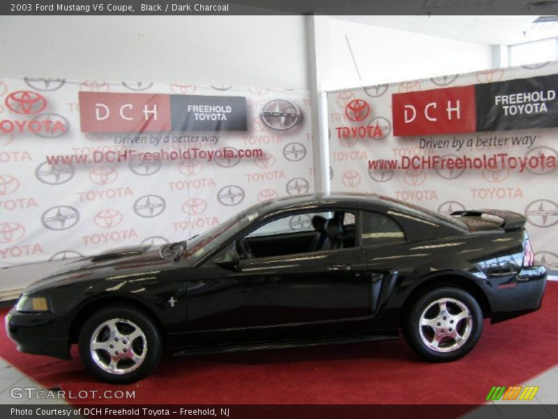 Black / Dark Charcoal 2003 Ford Mustang V6 Coupe