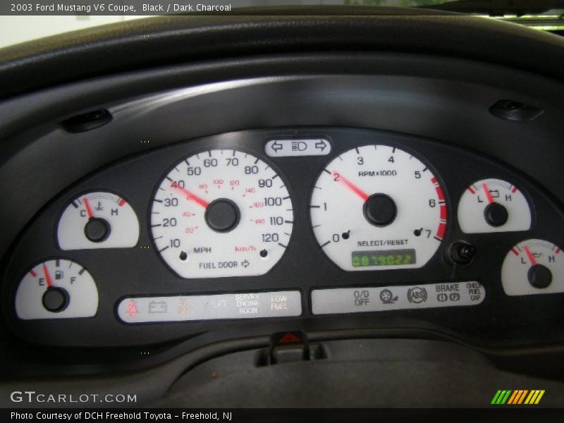 Black / Dark Charcoal 2003 Ford Mustang V6 Coupe