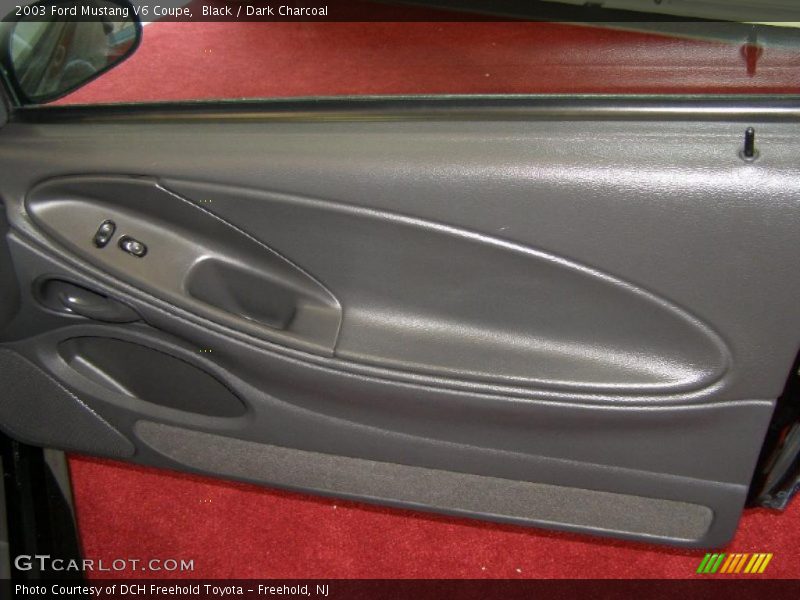 Black / Dark Charcoal 2003 Ford Mustang V6 Coupe