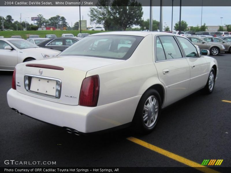 White Diamond / Shale 2004 Cadillac DeVille Sedan