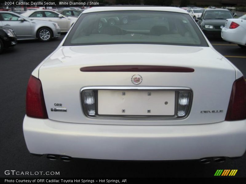 White Diamond / Shale 2004 Cadillac DeVille Sedan