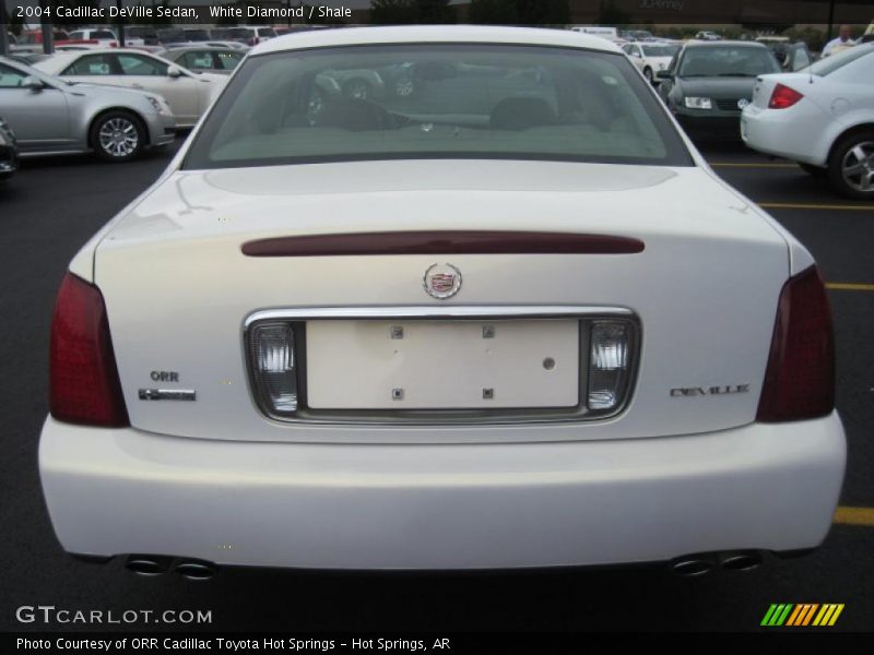 White Diamond / Shale 2004 Cadillac DeVille Sedan