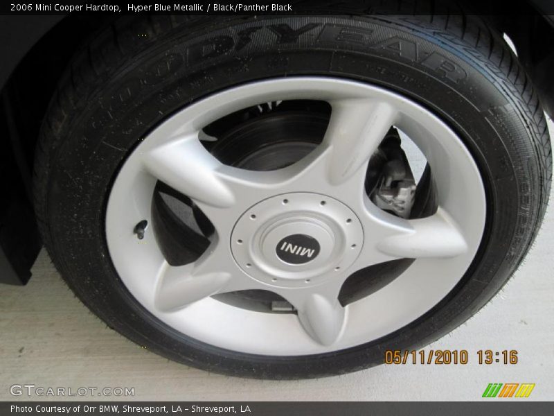 Hyper Blue Metallic / Black/Panther Black 2006 Mini Cooper Hardtop
