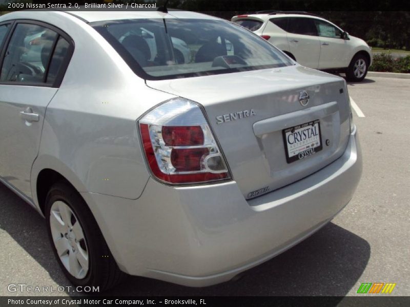 Brilliant Silver / Charcoal 2009 Nissan Sentra 2.0