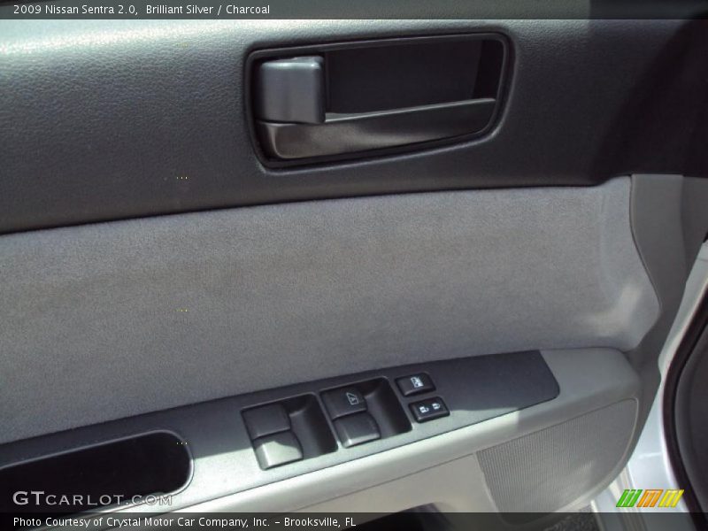 Brilliant Silver / Charcoal 2009 Nissan Sentra 2.0