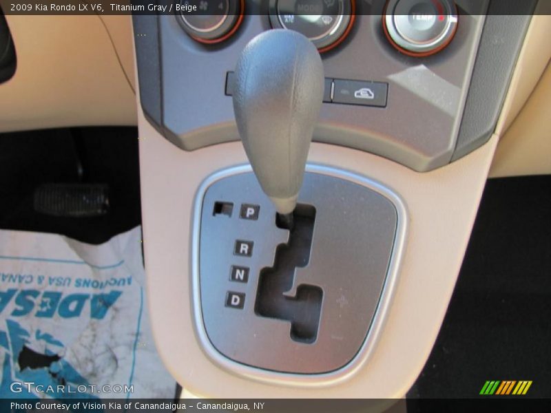 Titanium Gray / Beige 2009 Kia Rondo LX V6