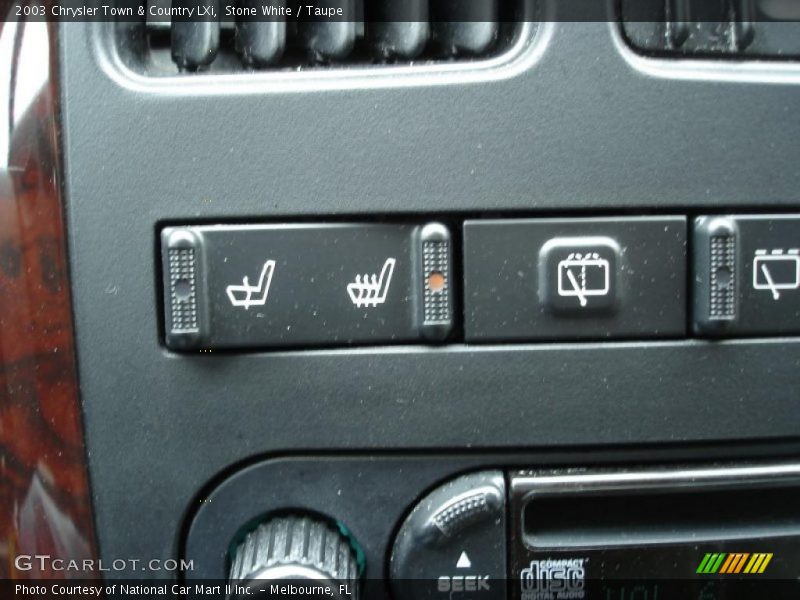 Stone White / Taupe 2003 Chrysler Town & Country LXi