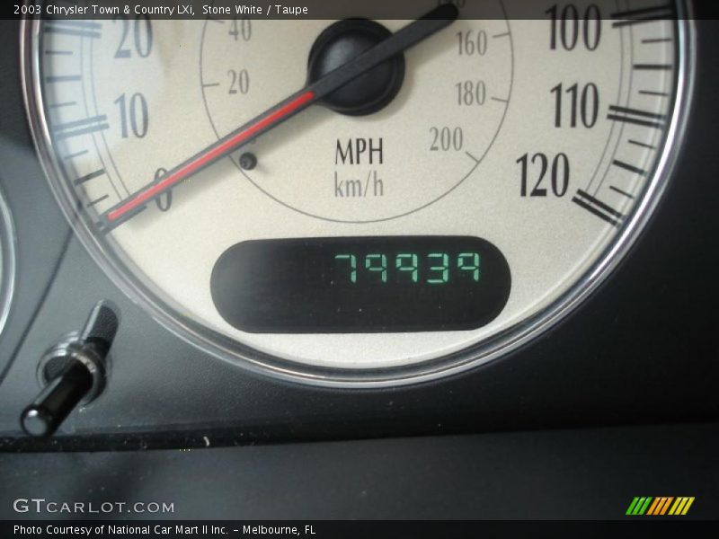 Stone White / Taupe 2003 Chrysler Town & Country LXi