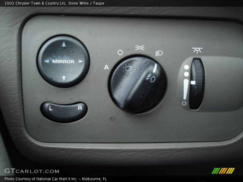 Stone White / Taupe 2003 Chrysler Town & Country LXi