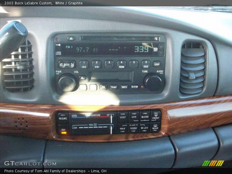 White / Graphite 2003 Buick LeSabre Custom