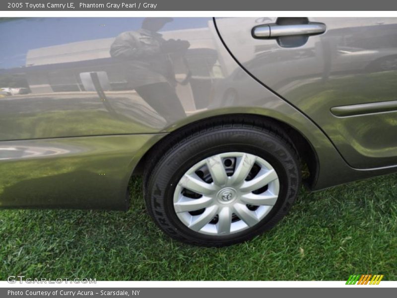 Phantom Gray Pearl / Gray 2005 Toyota Camry LE